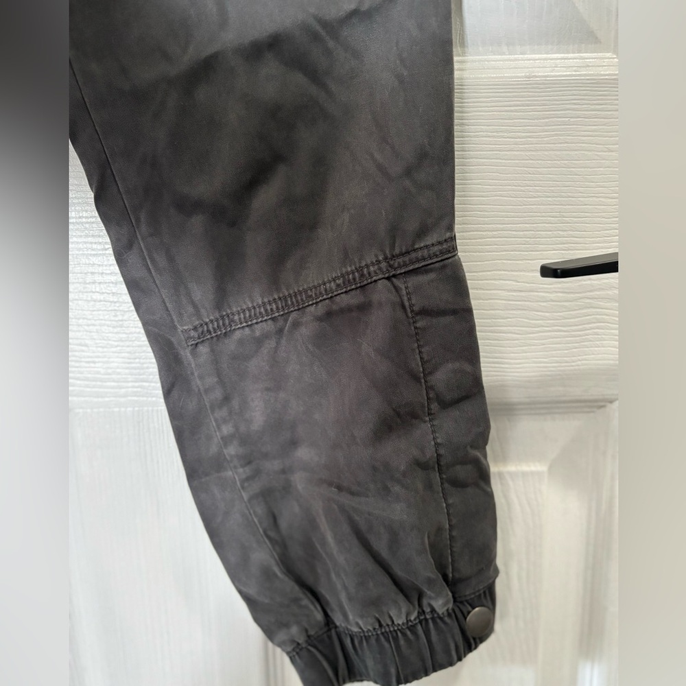 AE Joggers - Picture 3 of 3